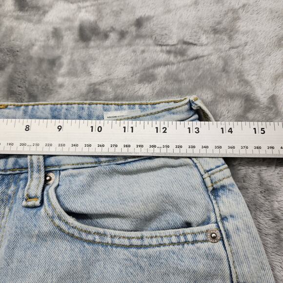 H&M Jeans Womens 6 Blue Light Wash Distressed Ripped Ultra High Waist Mom Jean - Picture 13 of 16